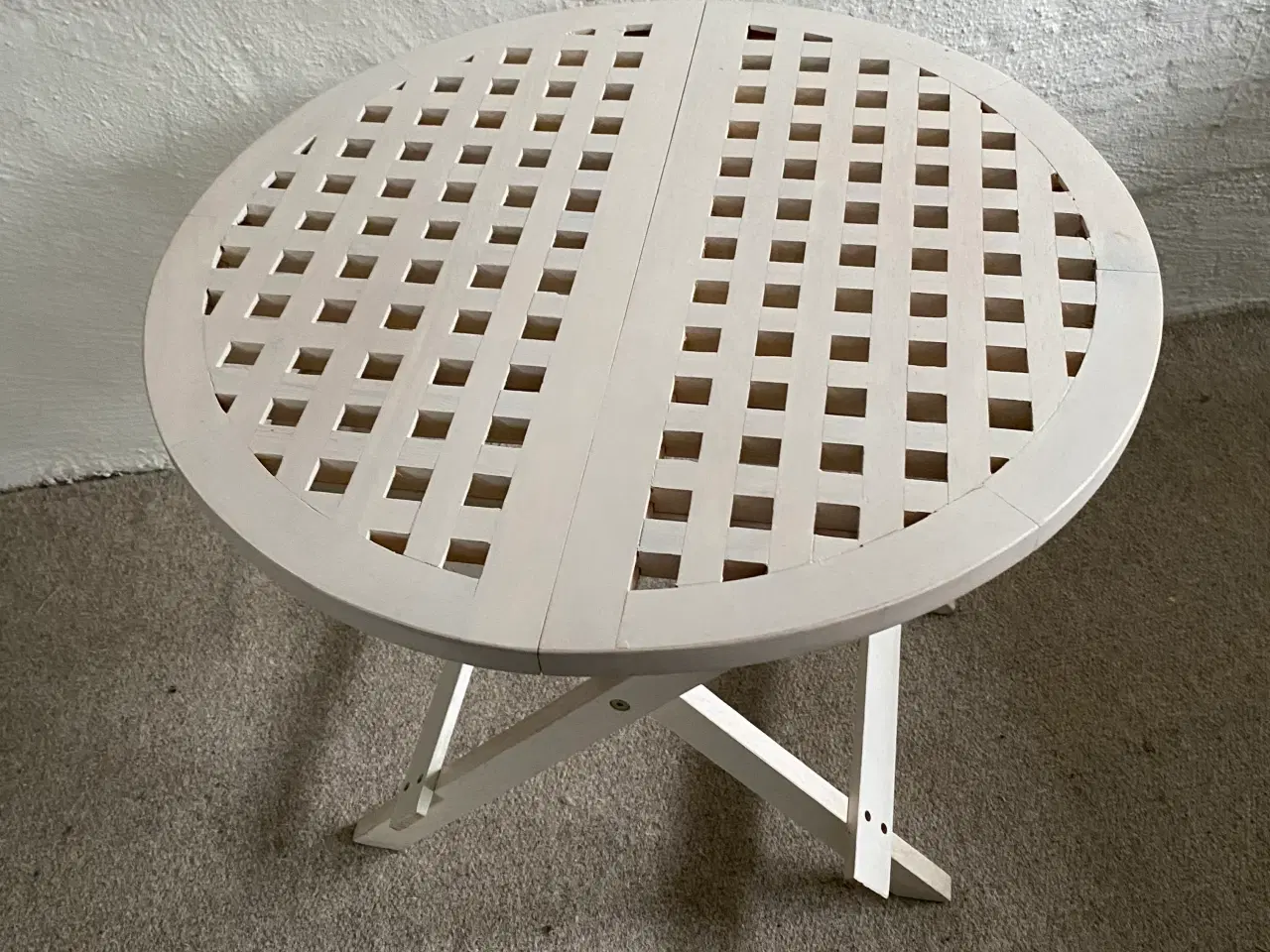 Billede 3 - Lille Rund hvidmalet træ klapbord