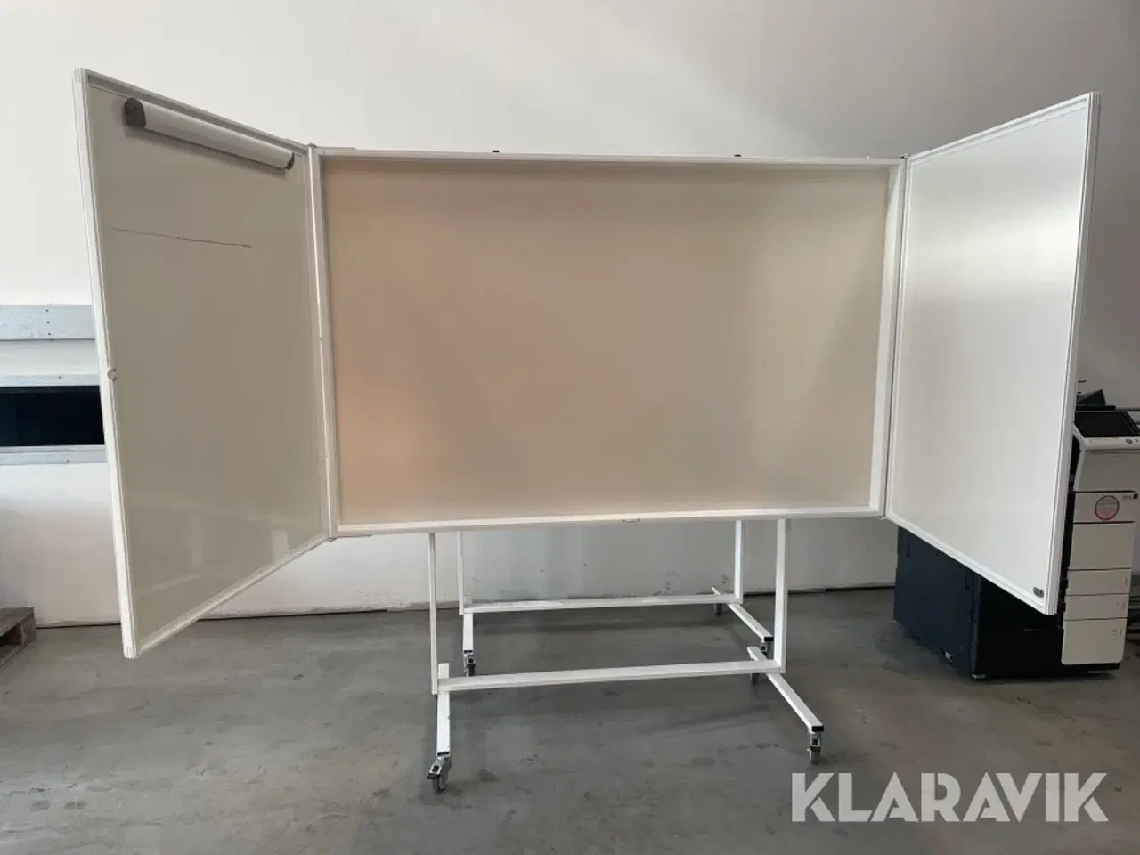 Billede 5 - Whiteboards, printer og bord