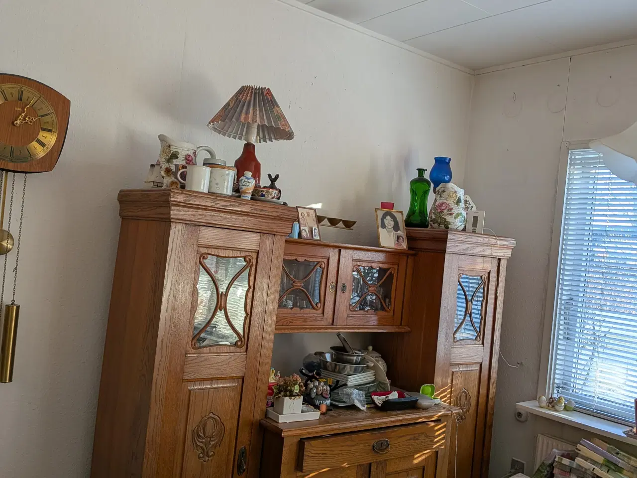 Billede 1 - BUFFE` MØBEL EGETRÆ HÅNDBYGGET 1917