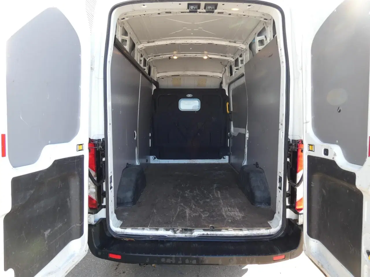 Billede 8 - Ford Transit 350 L2H2 2,0 TDCi Trend 130HK Van 6g
