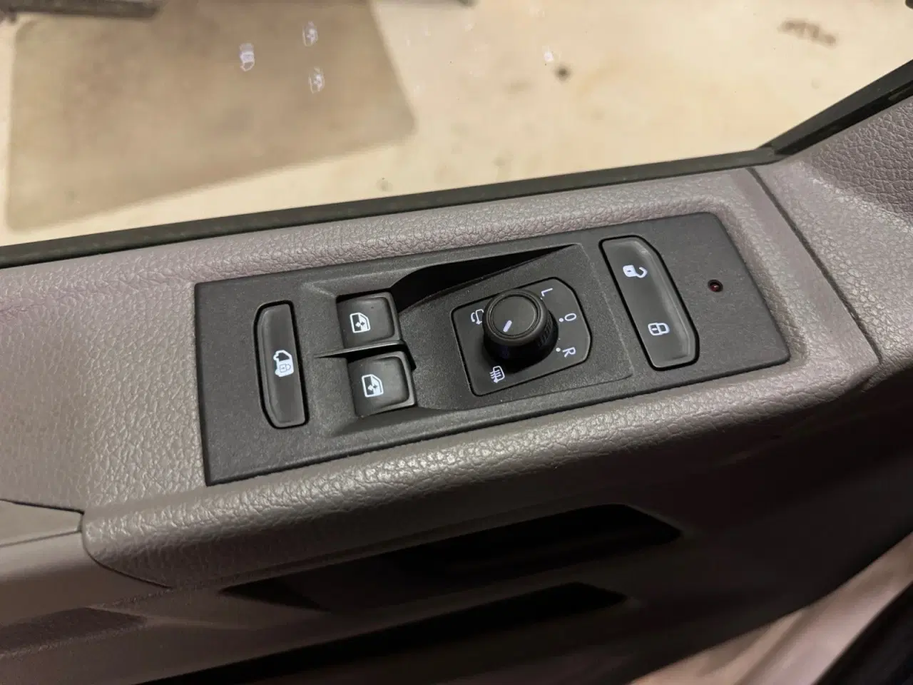 Billede 12 - VW Transporter 2,0 TDi 110 Kassevogn kort