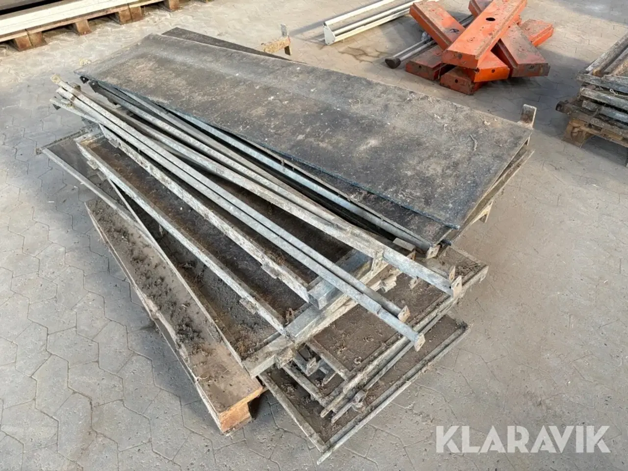 Billede 10 - Fodertrug og Inventar til svin