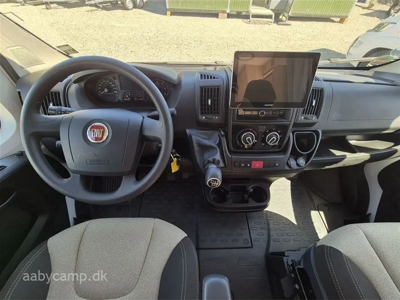 Billede 6 - 2020 - SunLight VAN V60   Under 6 meter. Markise. batteri. cykelstativ. Elektrisk indgangstrin. Kun 21,300 KM!!