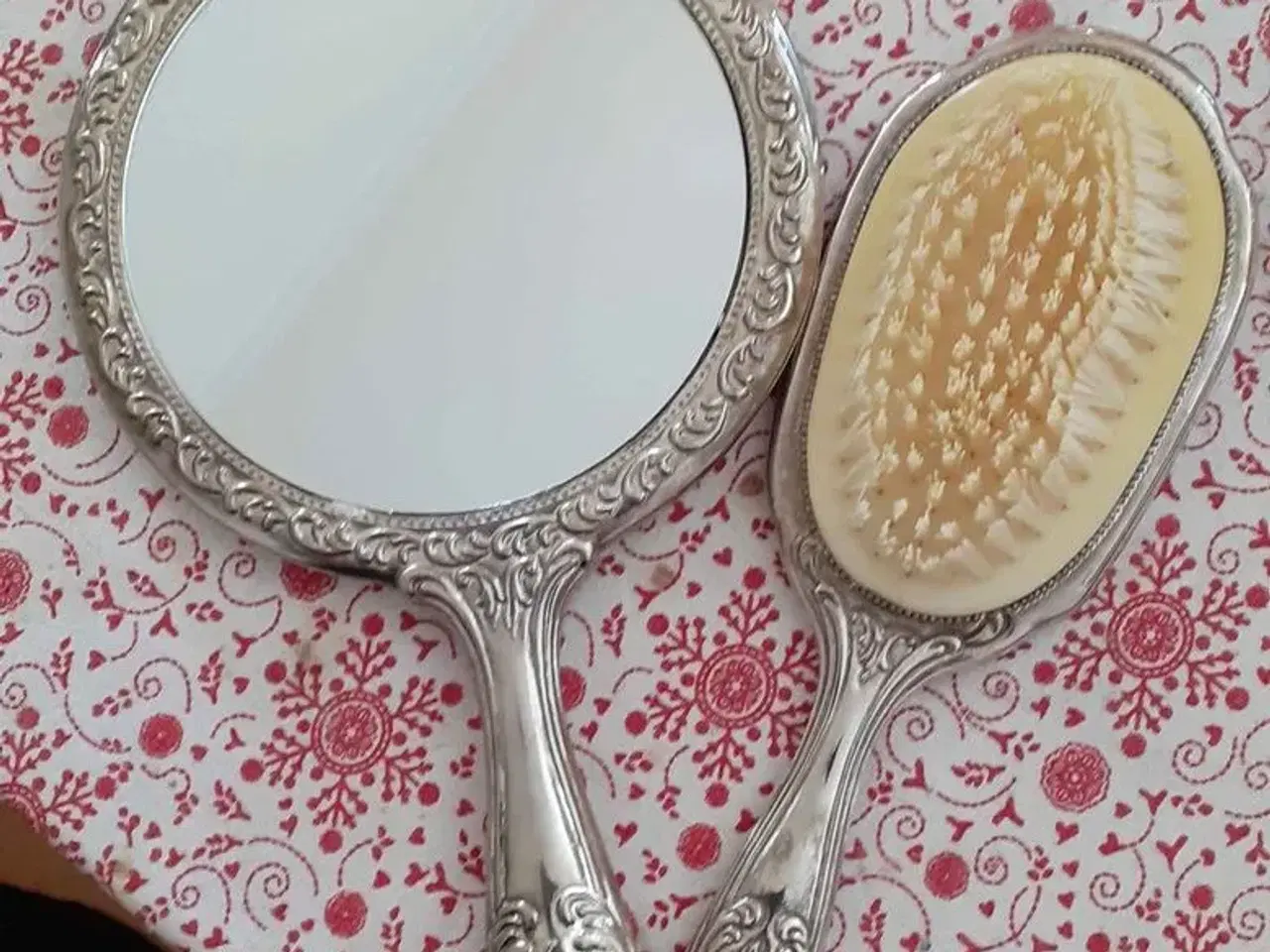 Billede 1 - Sølvspejl og tøjrenser børster