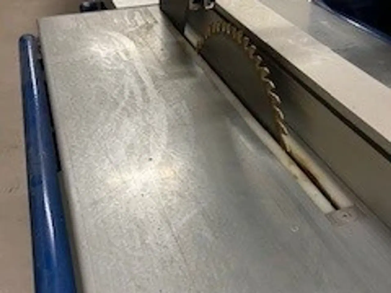 Billede 4 - Stor rundsav med bord