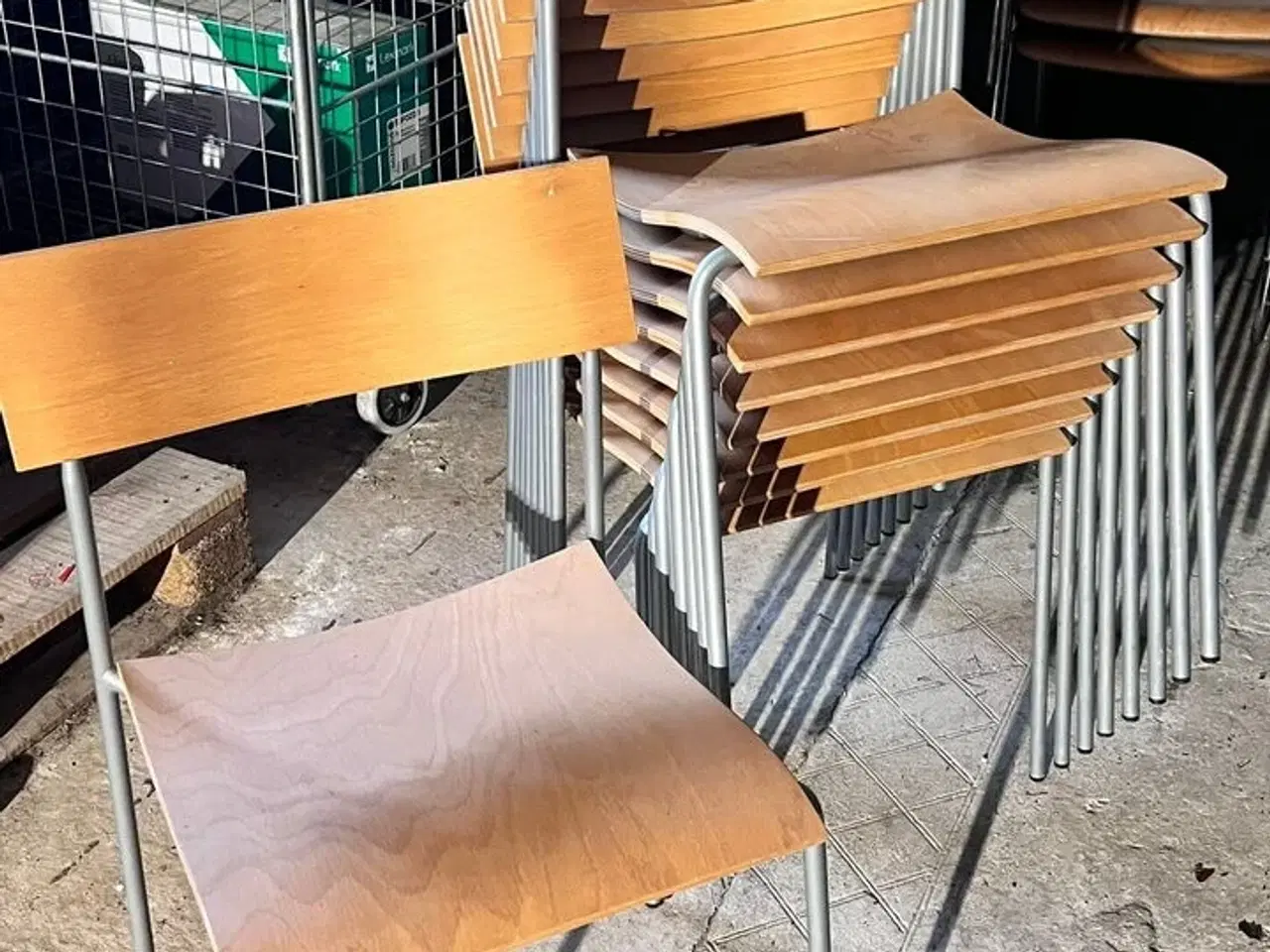 Billede 1 - 9 stk. stabelstole, LAMMHULT