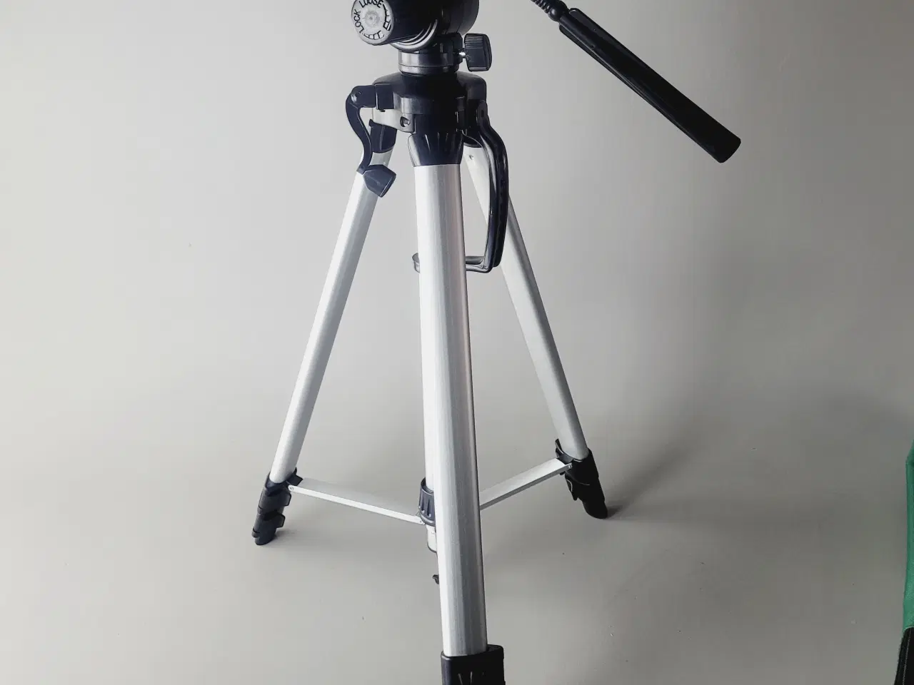 Billede 3 - ⭐️· 📸 Alsidigt Kamerastativ / Tripod med Taske