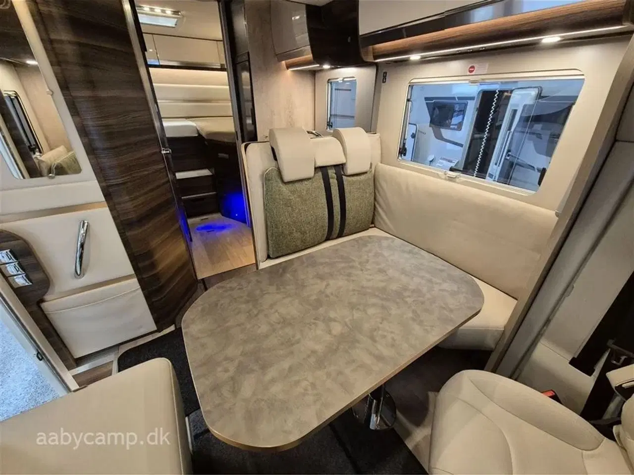 Billede 8 - 2022 - Laika Ecovip 3019 Automatgear. Solceller. 200Ah lithium batteri. 2000W inverter. A/C. udvendigt gas og bruseudtag. Markise. Plisse i front og side ruder. Anntex topmadras undervognsbehandlet. kan vejes op til 3650 Kg.