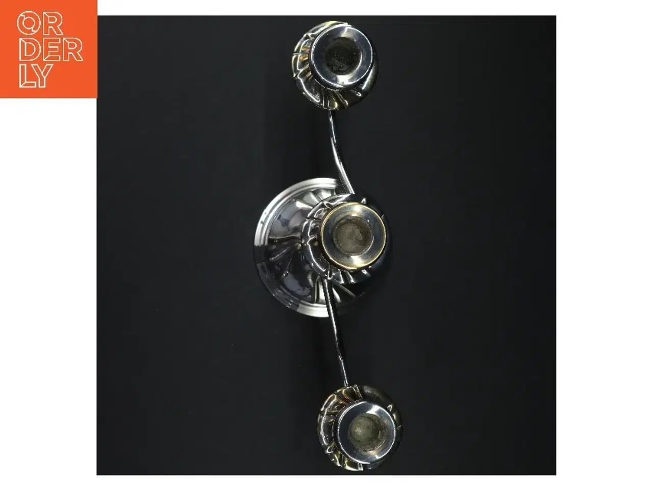 Billede 3 - Sølvfarvet lysestage (str. H. 21,5. b 27 cm)