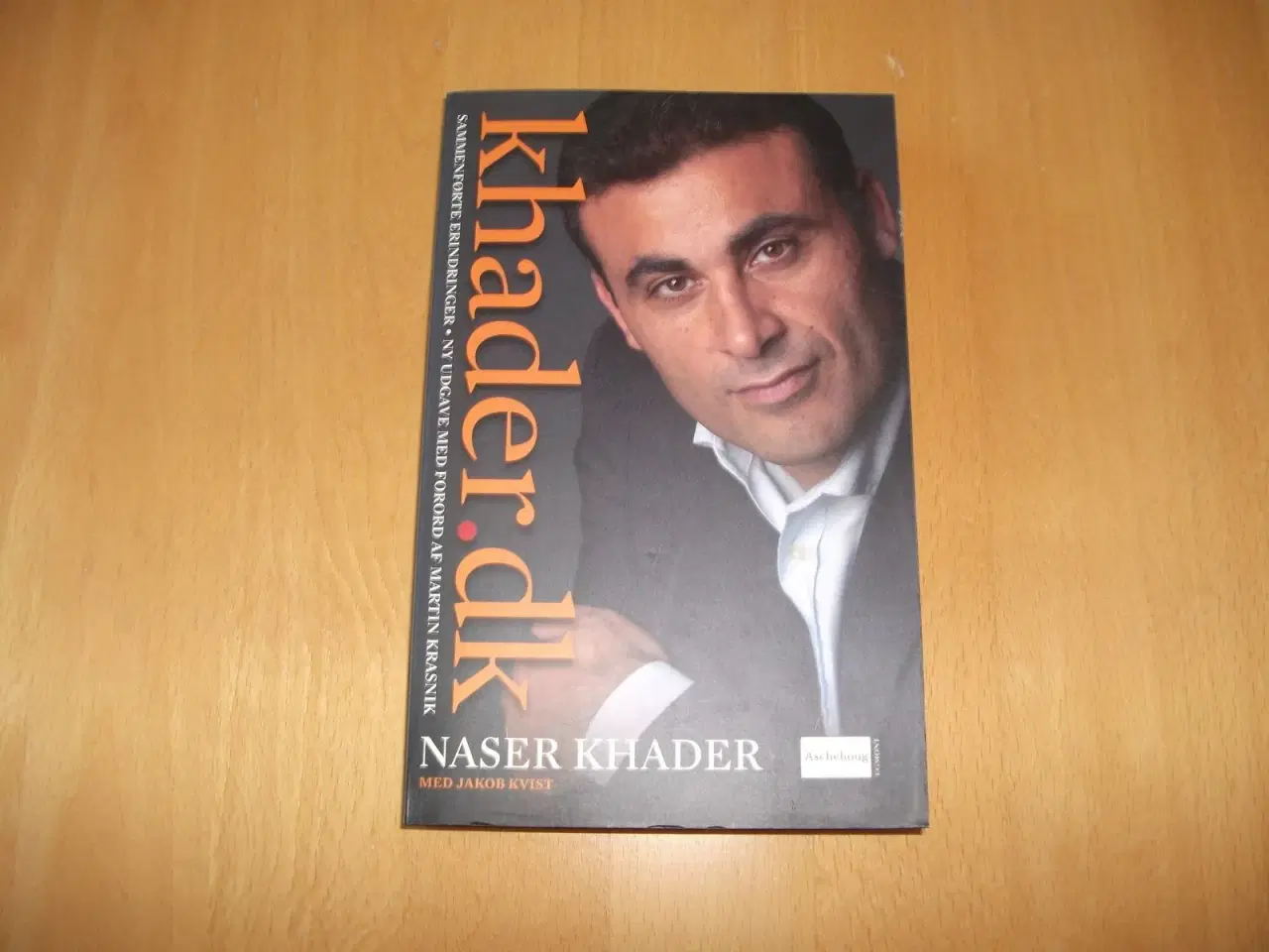 Billede 1 - Bog: Naser Kharder