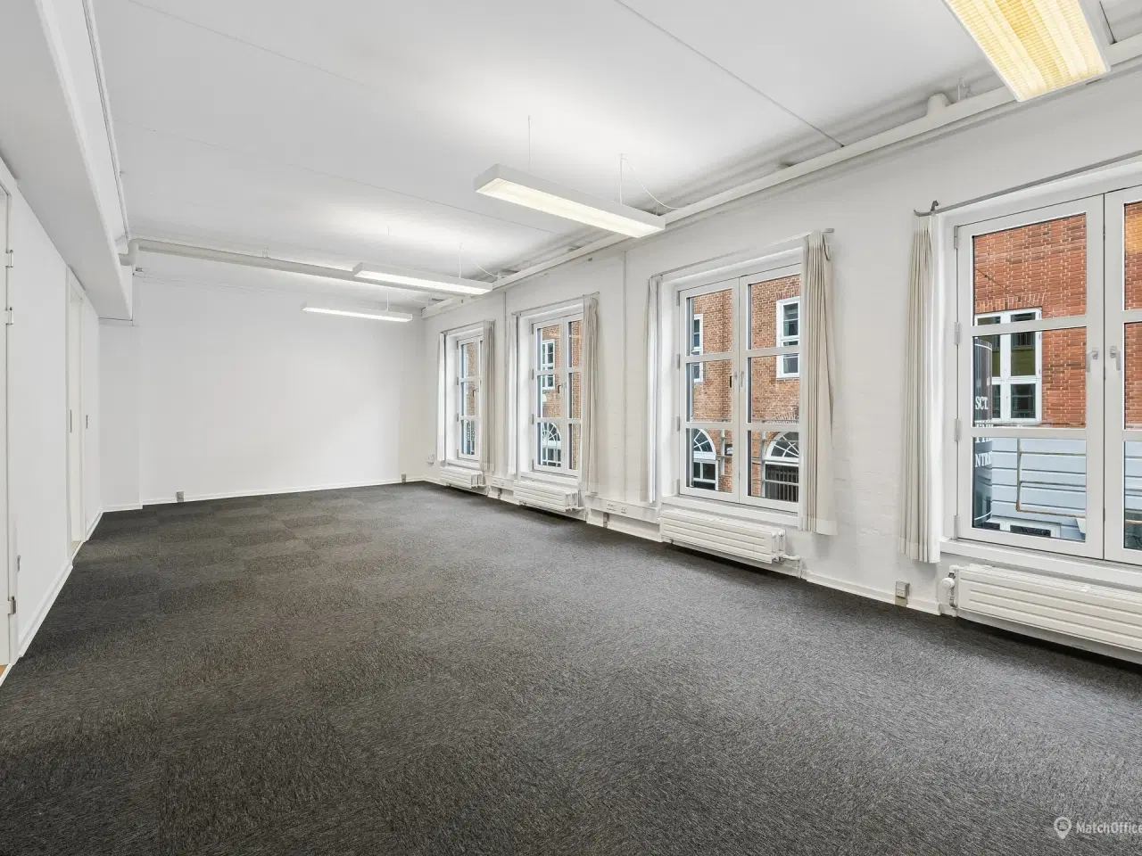 Billede 1 - Rummeligt kontorlejemål på 141 m², 1. sal