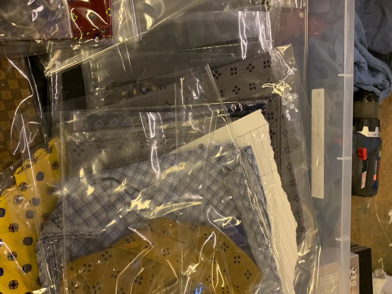 Billede 4 - Silke tørklæder ("Halsklude")