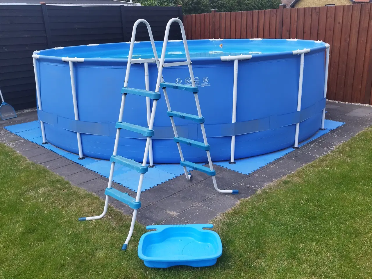 Billede 1 - Swimmingpool på +16.000 liter