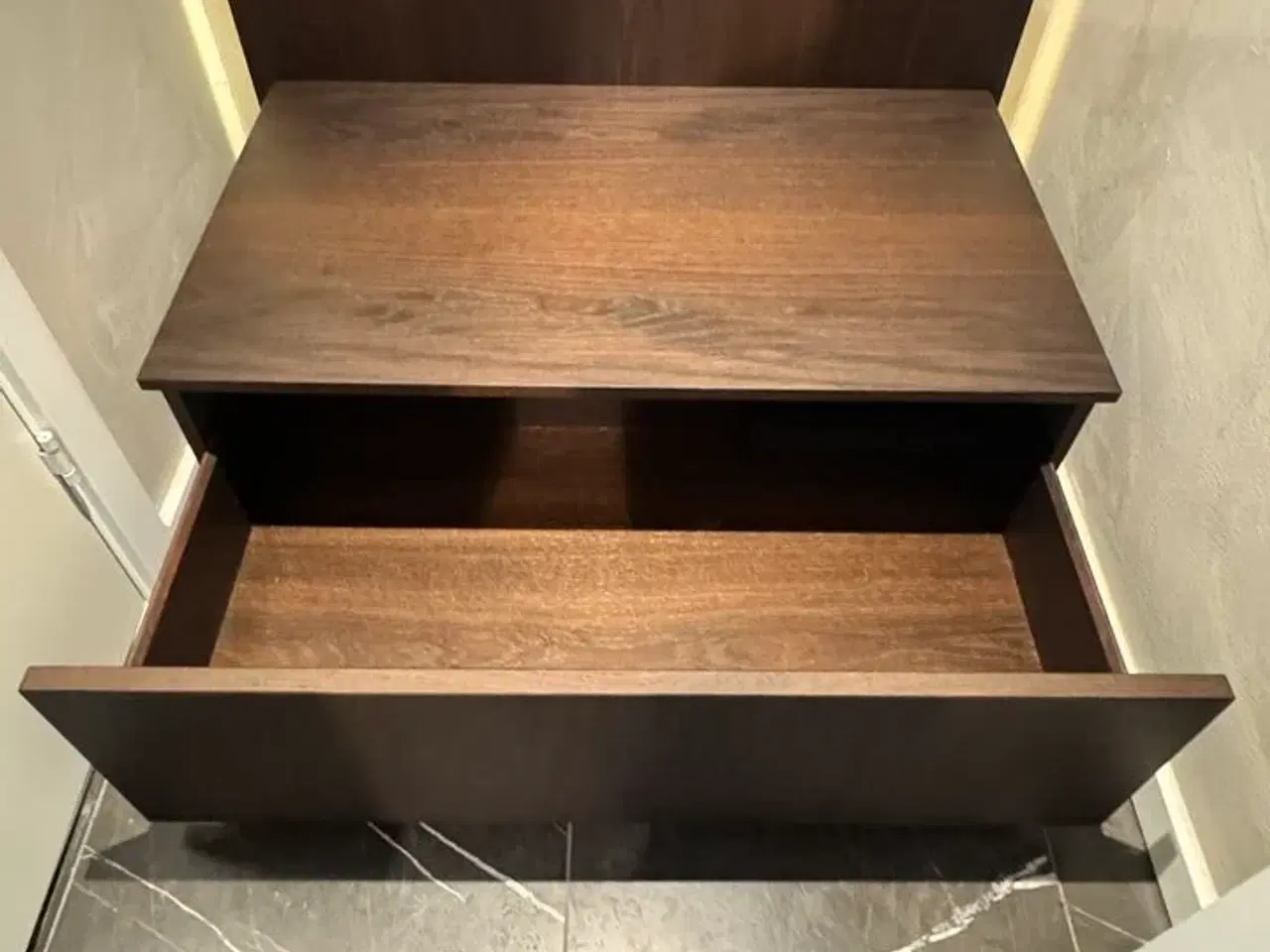 Billede 3 - Boform snedker garderobemøbel i røget eg