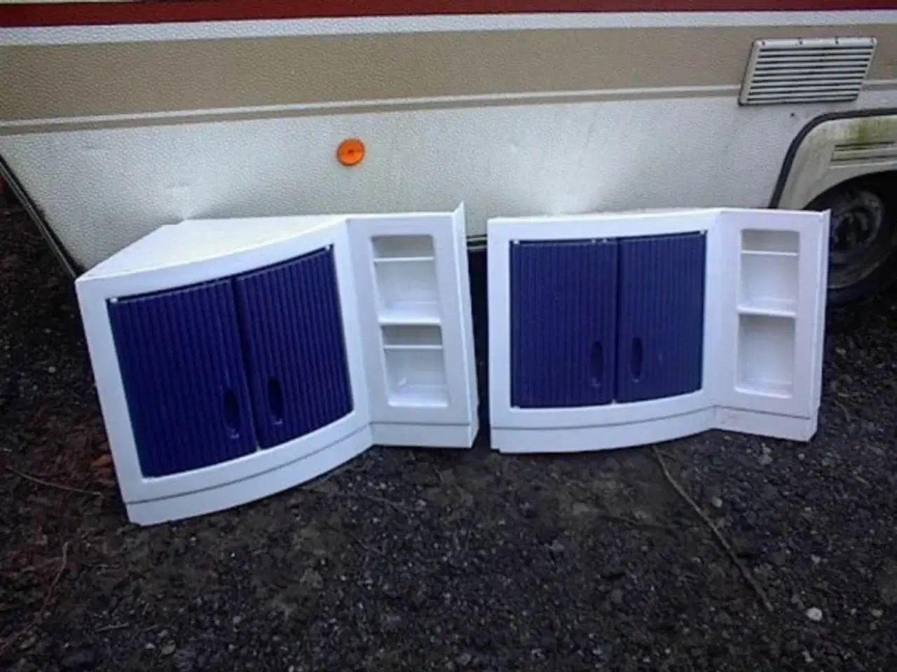 Billede 1 - Hjørne Skab Toilet