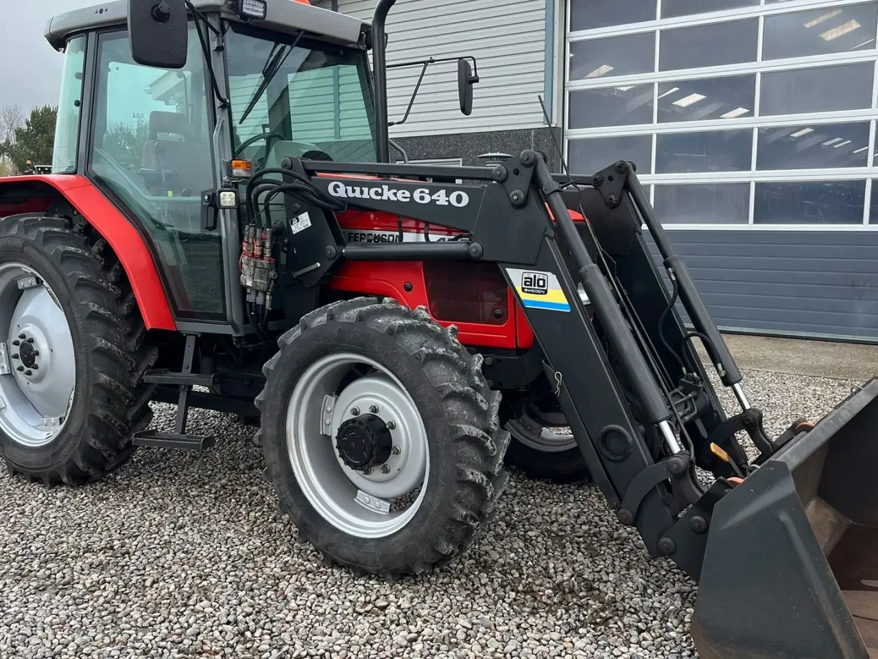 Billede 2 - Massey Ferguson 4255 Meget velholdt traktor med Quicke 640 frontlæsser