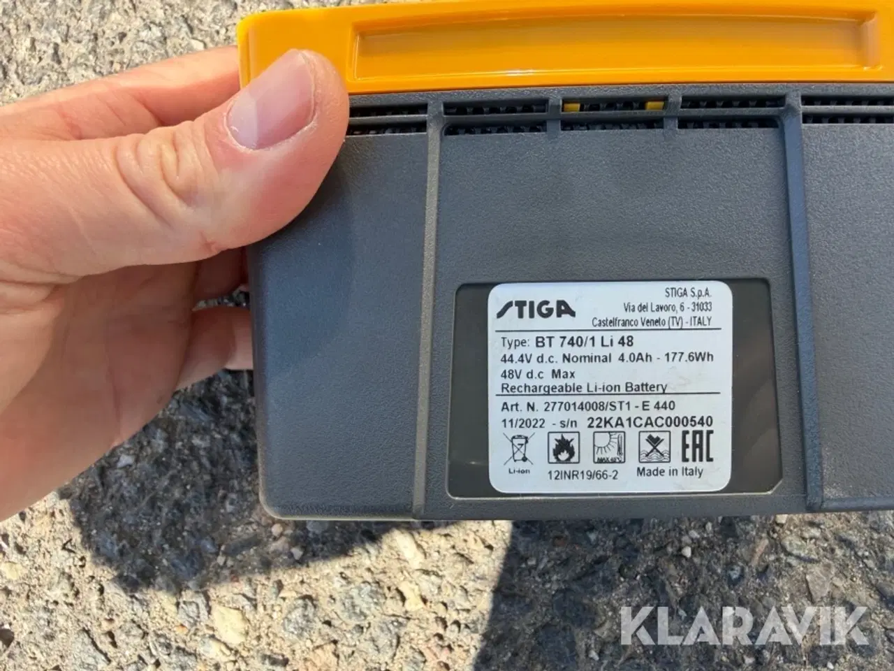 Billede 10 - Haveredskaber Stiga plæneklipper, græstrimmer med batteri og lader