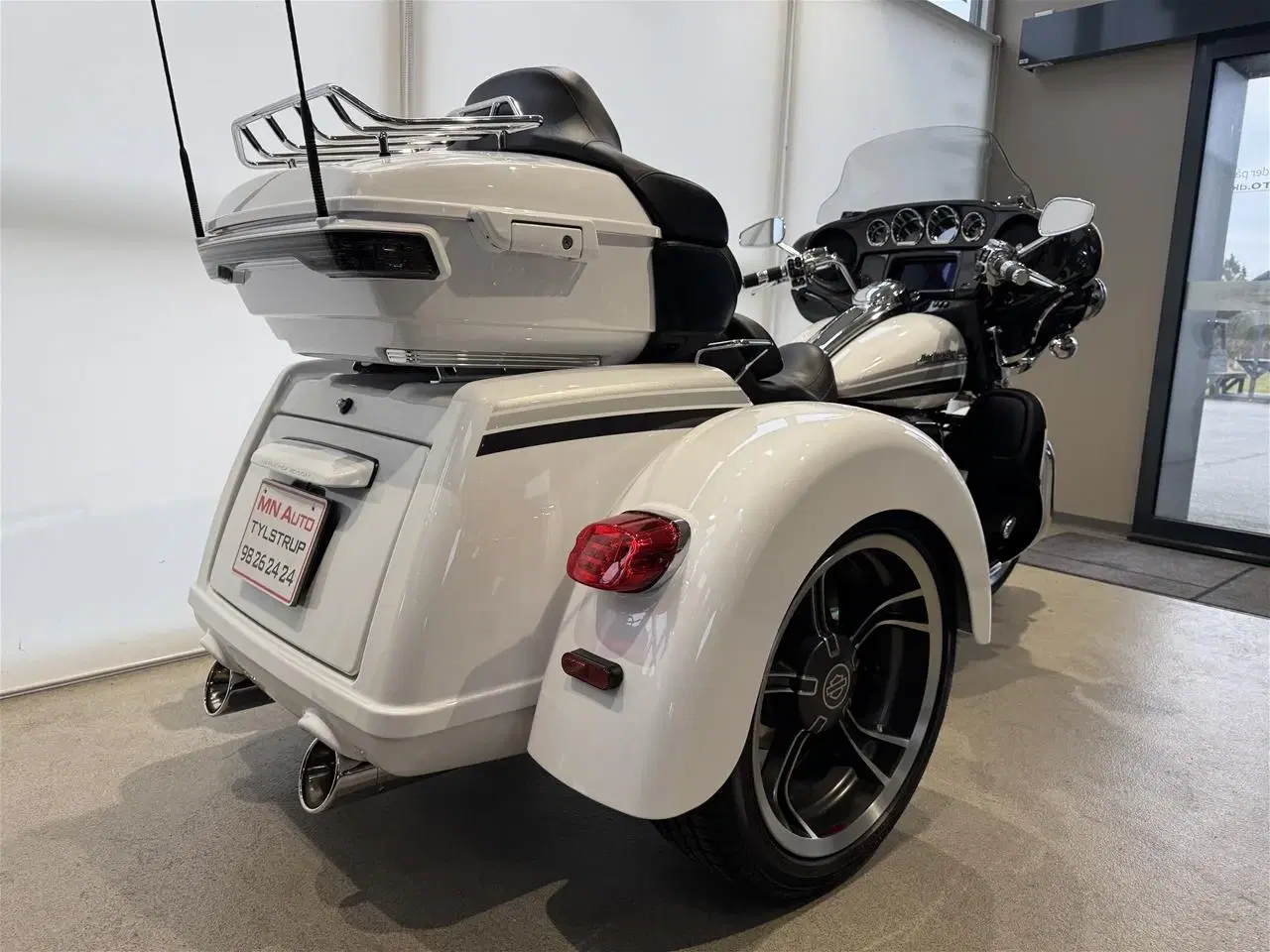 Billede 2 - Harley-Davidson FLHTCUTGSE Tri Glide Ultra CVO 117" Trike