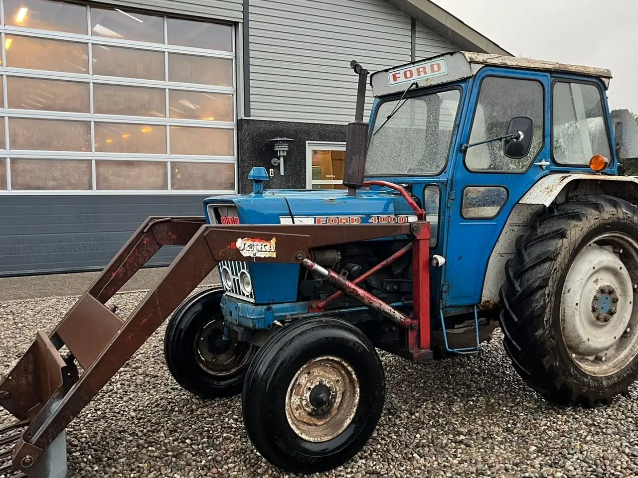 Billede 9 - Ford 4000 Y med frontlæsser monteret på