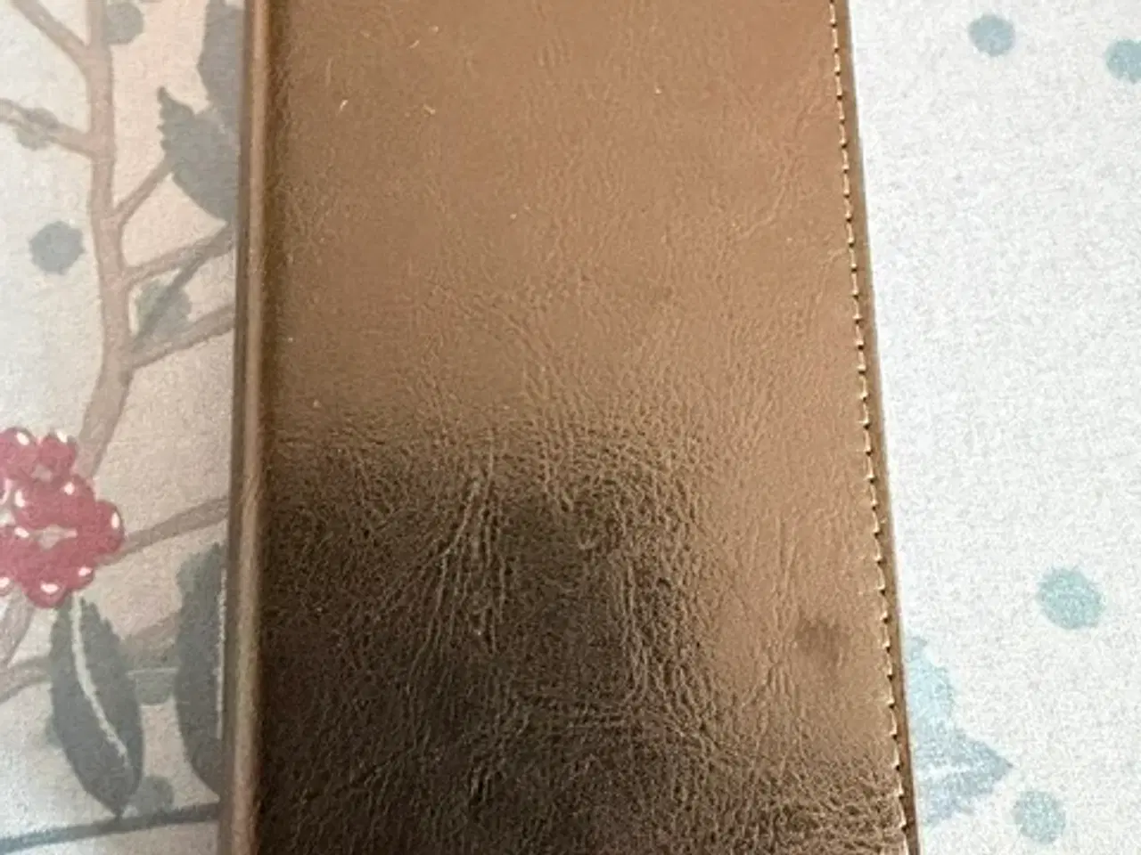 Billede 1 - Sort cover i ægte læder til Iphone 17 Pro
