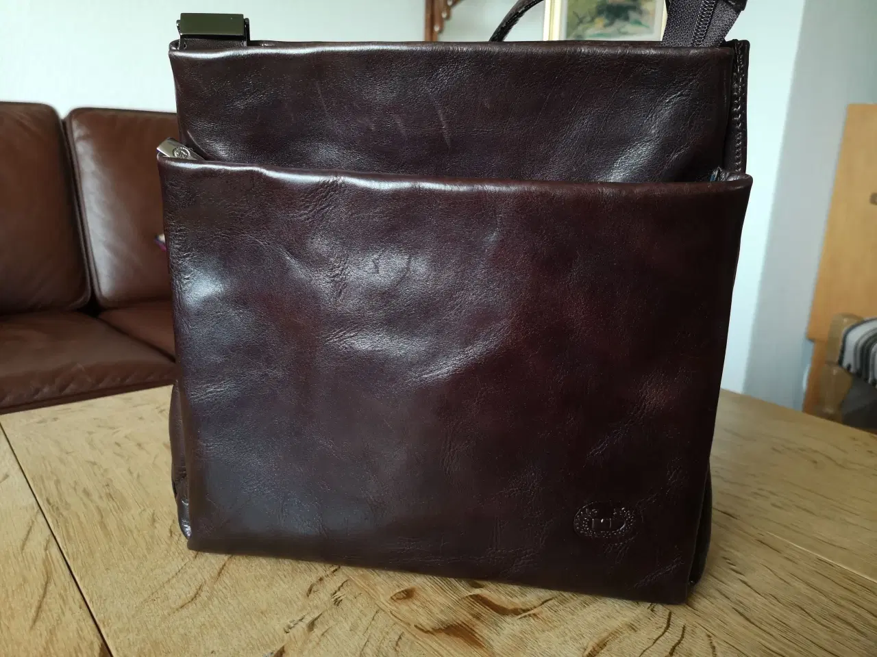 Billede 1 - Mørkebrun taske (m/skulderrem)