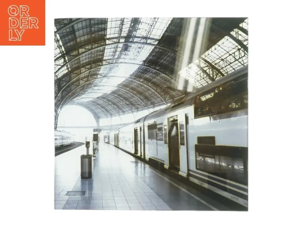 Billede 1 - Trykt billede på glas -  af togstation (str. 30 x 30 cm)