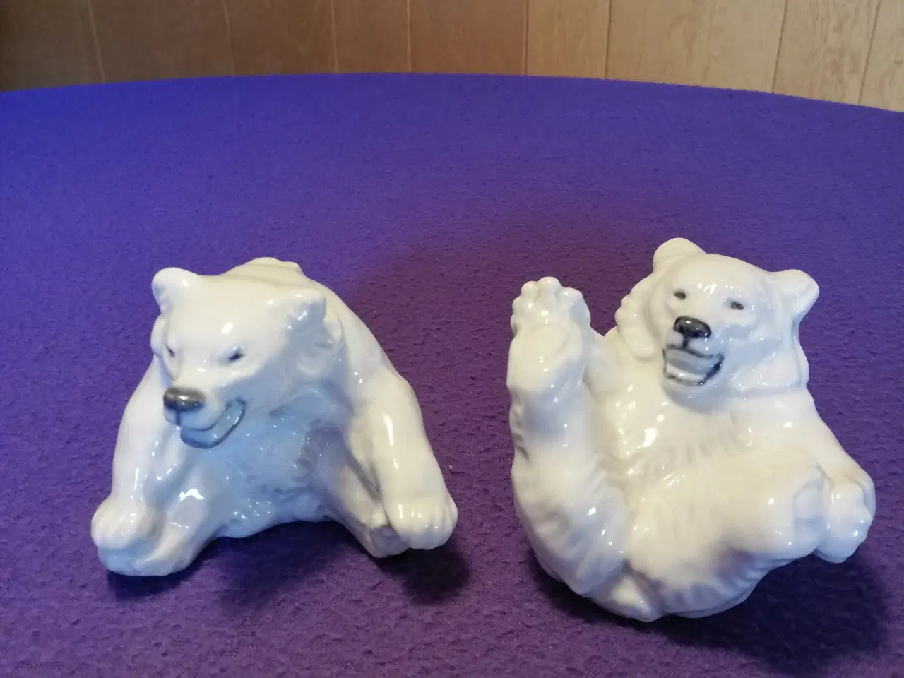 Billede 1 - 2 Kongelige bjørne figurer nr. 22746 og nr. 22747