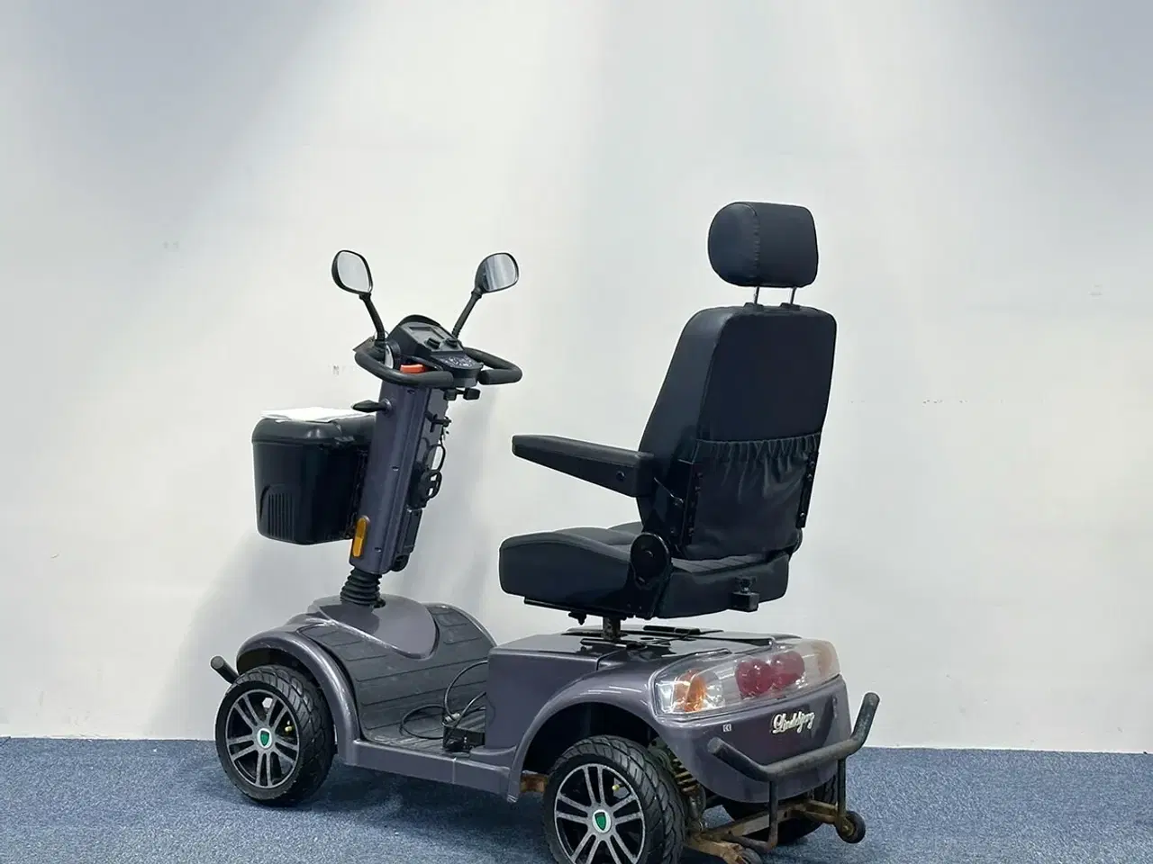 Billede 2 - LM-600 grå