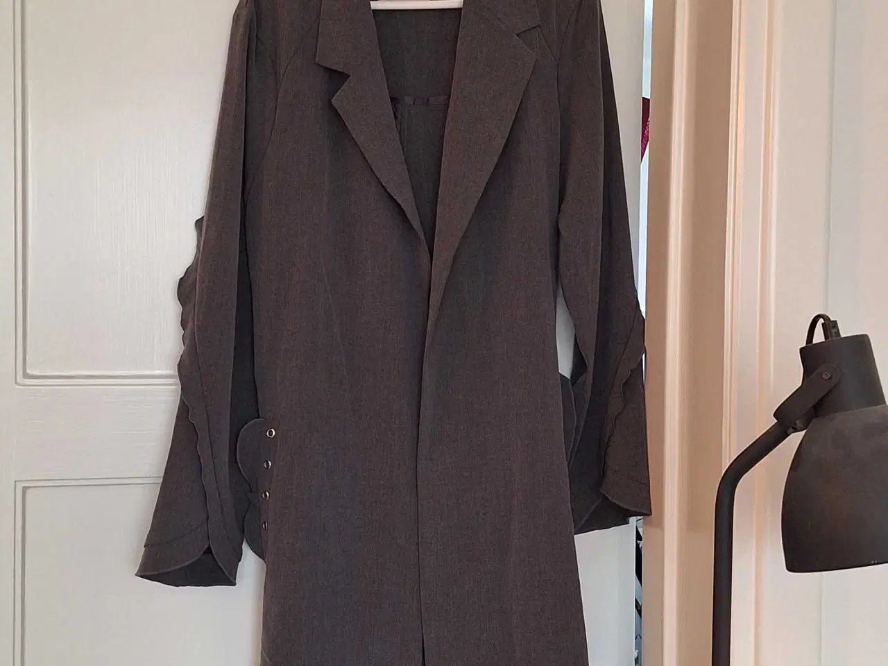 Billede 1 - Cream frakke str. 38