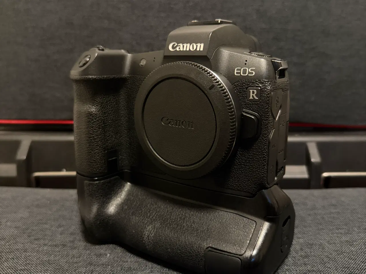 Billede 1 - Canon EOS R med batterigreb og trådløse mikrofoner