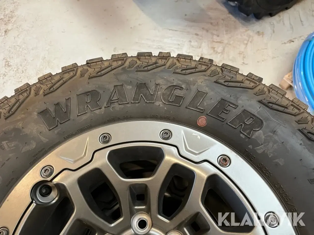 Billede 4 - Komplethjul Goodyear 325/65R18 - fra Dodge Ram