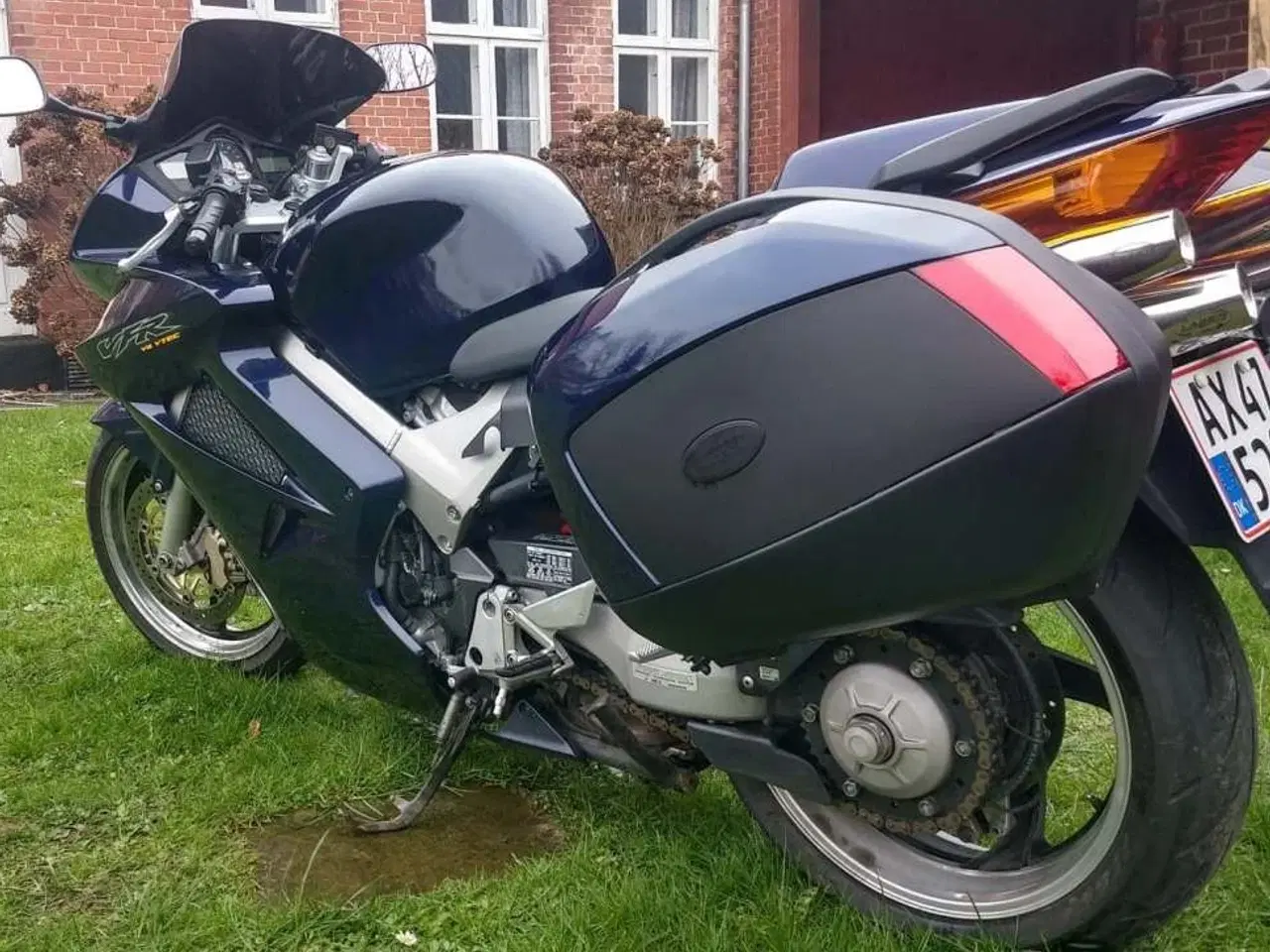 Billede 2 - Flot og velkørende Honda VFR 800 Vtec 