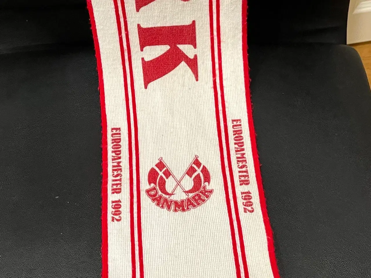Billede 2 - Retro halstørklæde fra europamesterskabet 1992