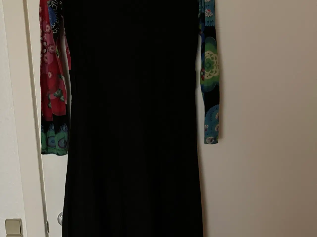 Billede 2 - Desigual hverdagskjole til kvinder i størrelse M.