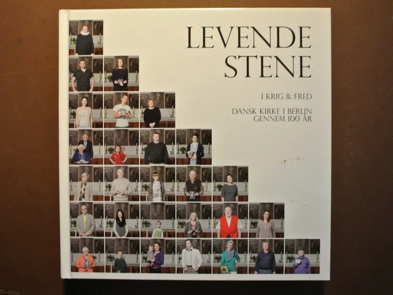 Billede 1 - levende stene - i krig og fred - den danske kirke 