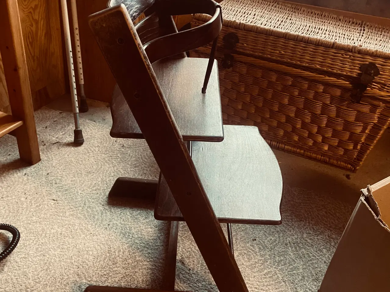 Billede 2 - Højstol i bejdse træ
