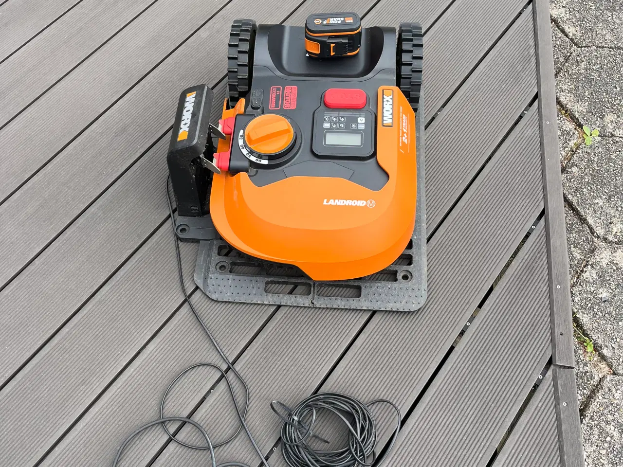 Billede 1 - Robor plæneklipper Worx Landroid M700