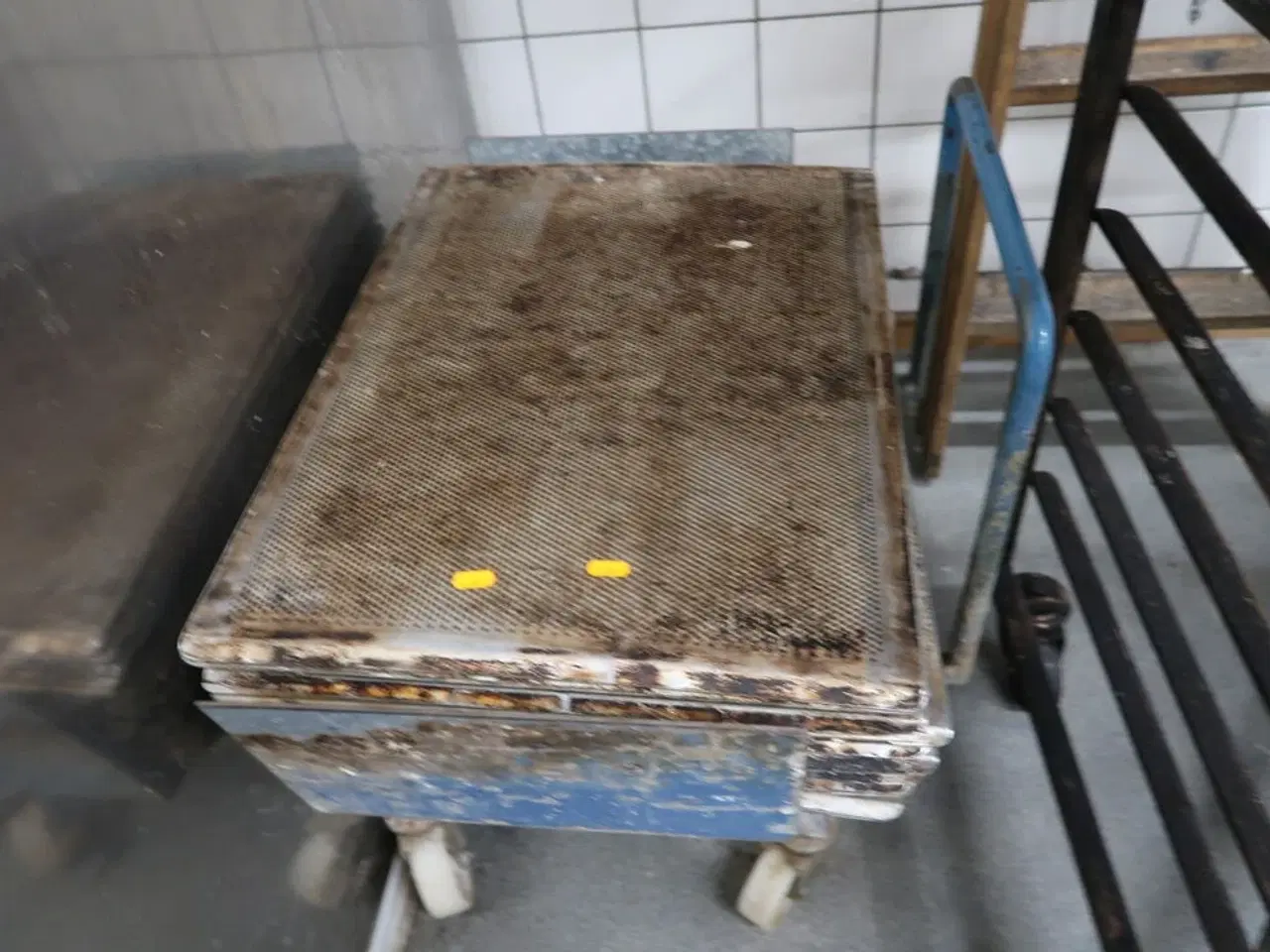 Billede 2 - Vogn med div. Bagepalder