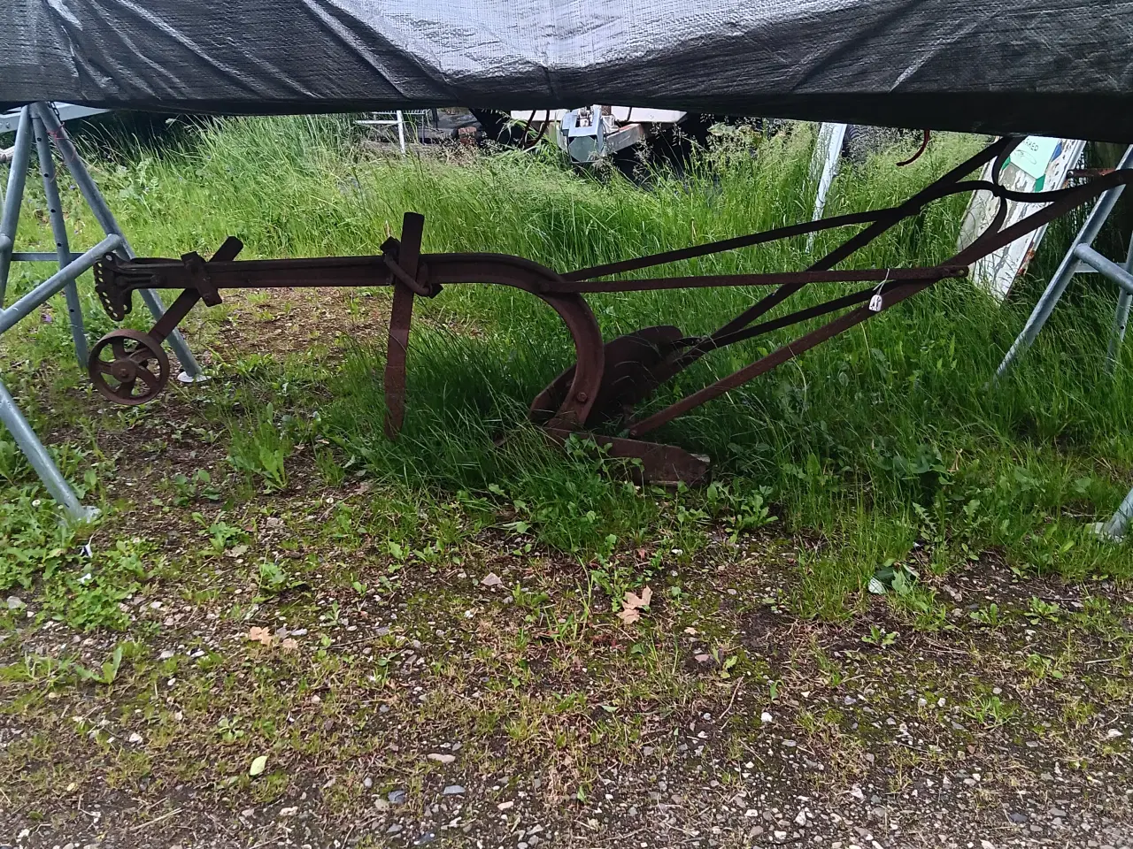 Billede 1 - Plov. Gammel hestetrukne.