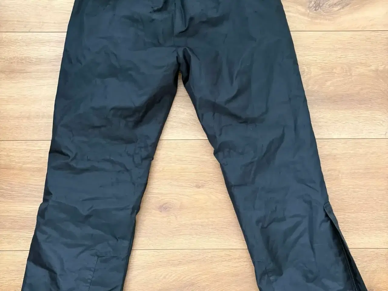 Billede 2 - Sorte overtræksbukser fra Etirel