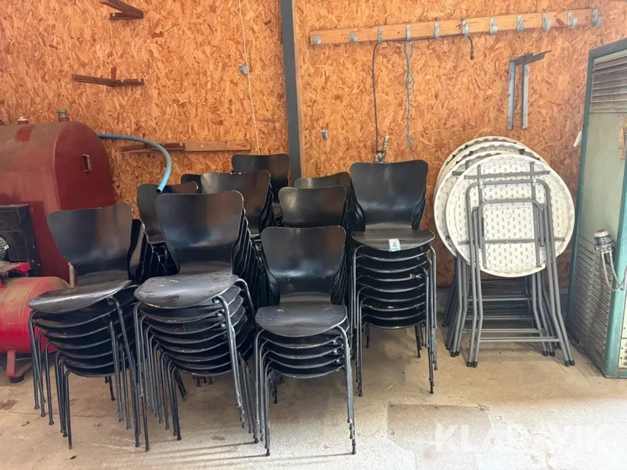Billede 2 - Lot med stole - ca 85 styk