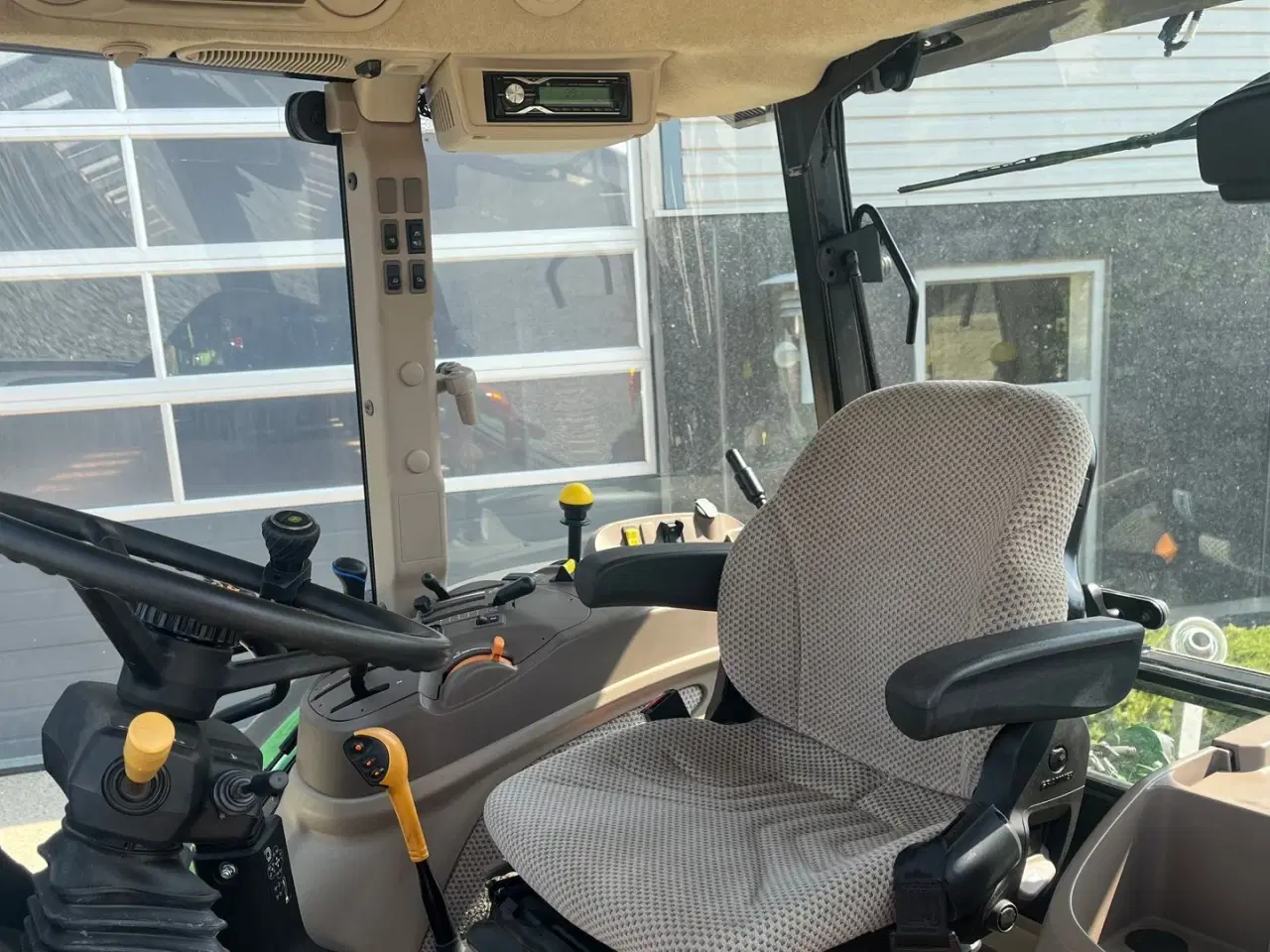 Billede 5 - John Deere 5115M Med frontlæsser, som ny