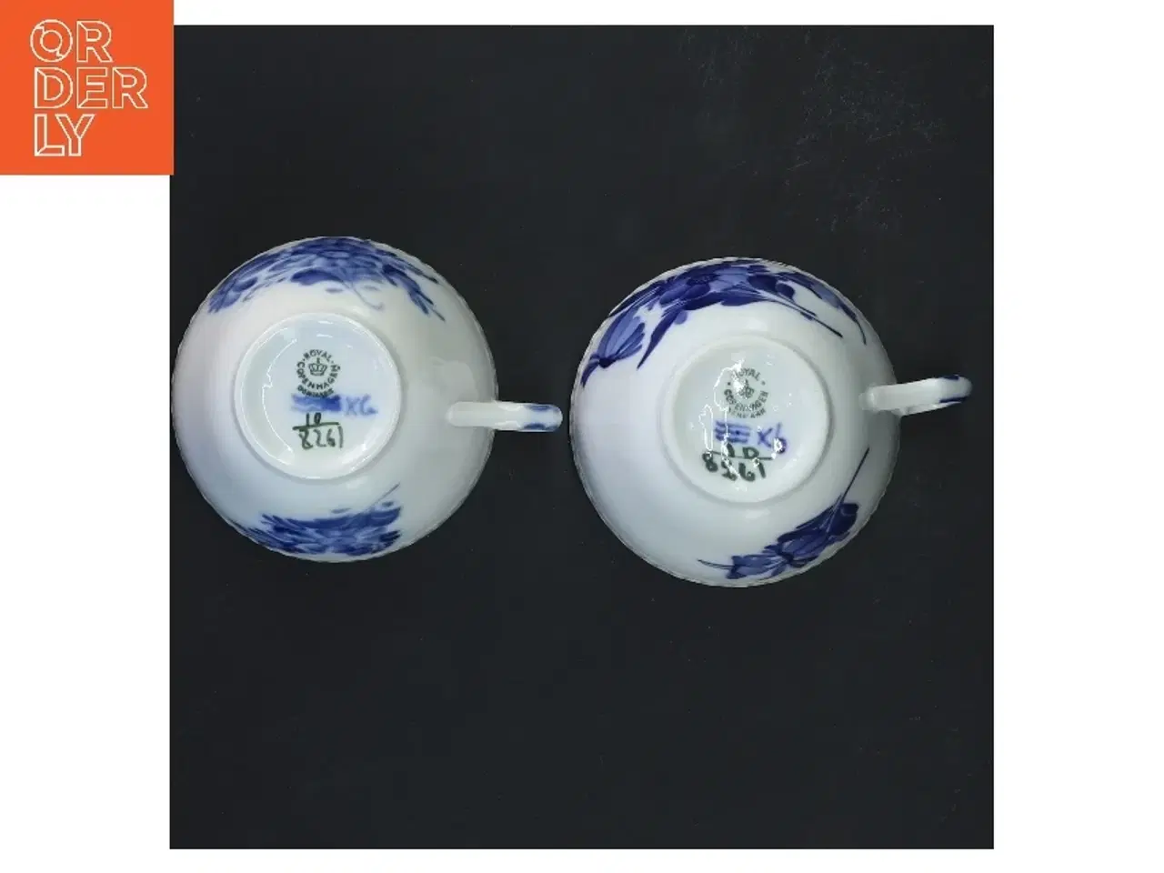 Billede 3 - Kaffekopper med blå blomst motiv fra Royal Copenhagen (str. 2 stk Ø 8,5 cm)