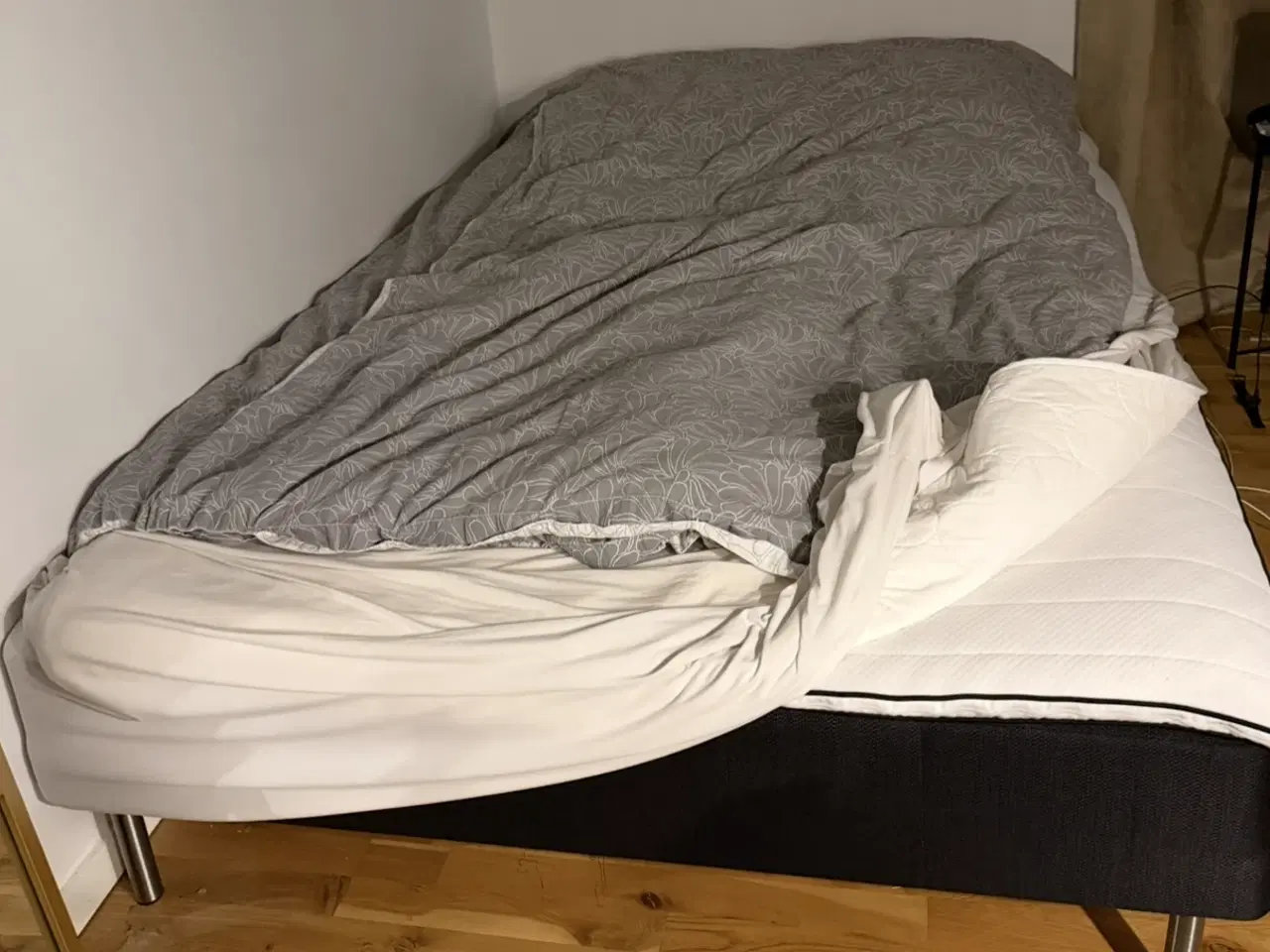 Billede 1 - Boxmadras seng sælges