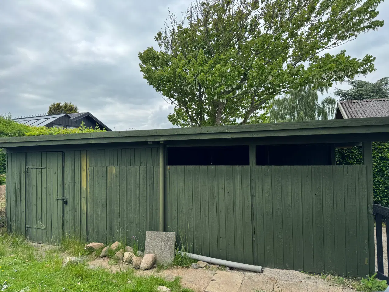 Billede 2 - Gives bort – carport med redskabsskur