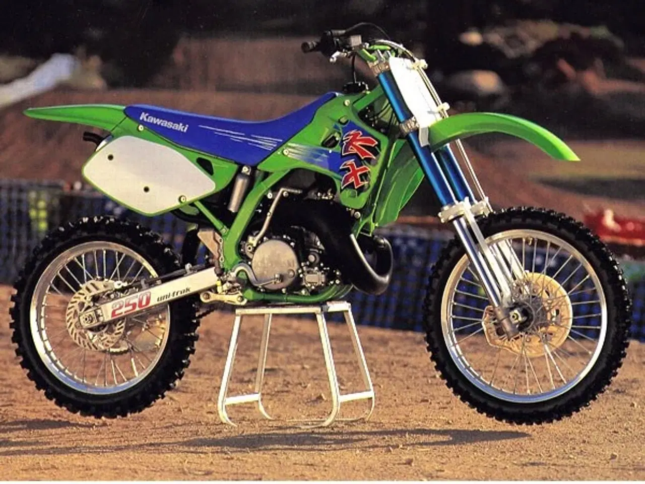 Billede 1 - Købes: Kawasaki KX 250 årg 88-93