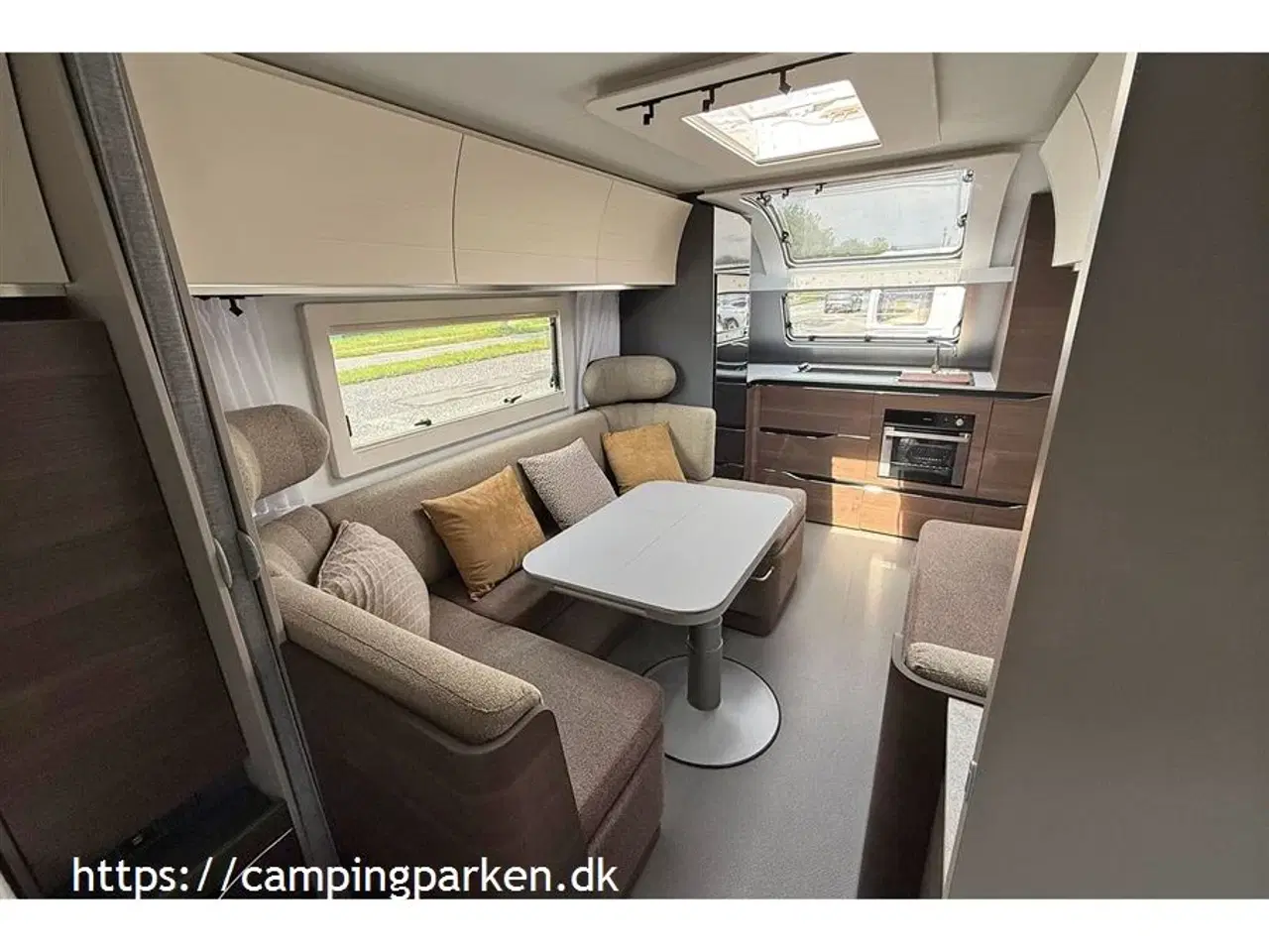 Billede 3 - 2023 - Adria Alpina 663 HT TWIN AXEL Alde Centralvarme Lækker Adria Alpina 663 HT luksus helårsvogn med rigtig meget udstyr!