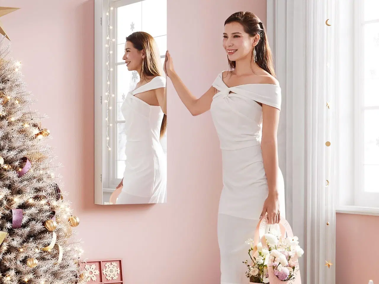 Billede 2 - Spejlskab til smykker med lys – rammeløst vægspejl/ dørophæng, stor kapacitet, hvid (JJC99WT)