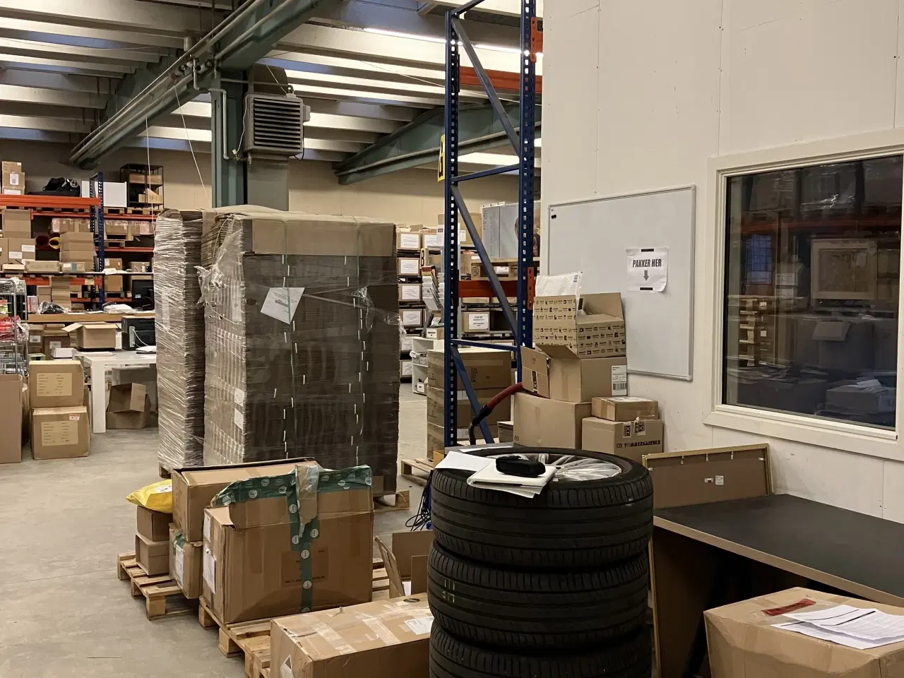 Billede 2 - Stort lagerlokale på 604 m² i Albertslund – ideelt til logistik og opbevaring