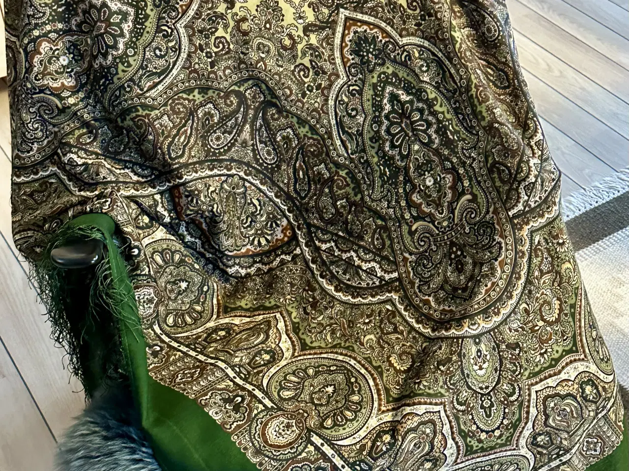 Billede 3 - To store retro uldsjal fra Rusland i flot stand